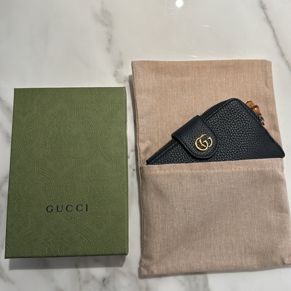 Gucci Double G Medium Leather Card Case - Picture 8 of 9